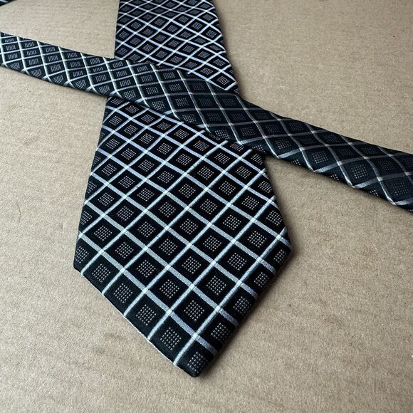 Sean John - Men's Black Diamond  100% Silk Neck Tie 3.1"W x 58"L - Picture 4 of 7